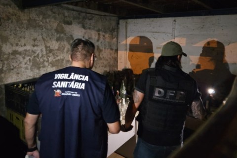 Prefeitura de Mogi realiza fiscalização em depósito na noite desta quinta-feira (02/10)