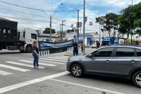 Avenida Lourenço de Souza Franco, em Jundiapeba, recebe ação voltada à segurança viária