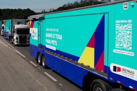 Curso gratuito de banho e tosa da carreta do Fundo Social tem inscrições abertas