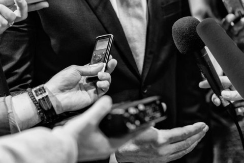 Jornalismo profissional e rádio têm mais credibilidade com os brasileiros, diz pesquisa