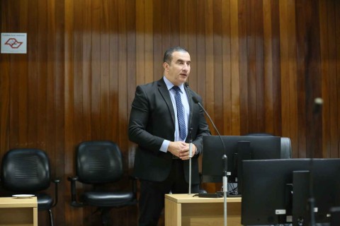 Legislativo denomina praça no Residencial Colinas do Aruã