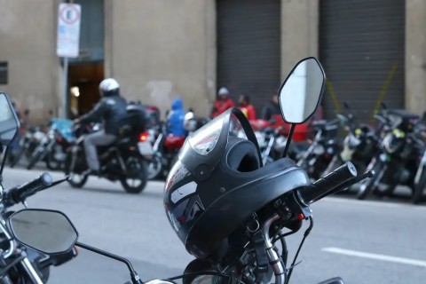 Vereadora pede suspensão de apreensões de mototáxis em São Paulo